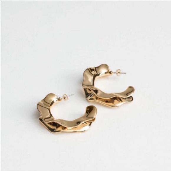 & Other Stories Chunky Organic Hoop Earrings - Picture 3 of 5